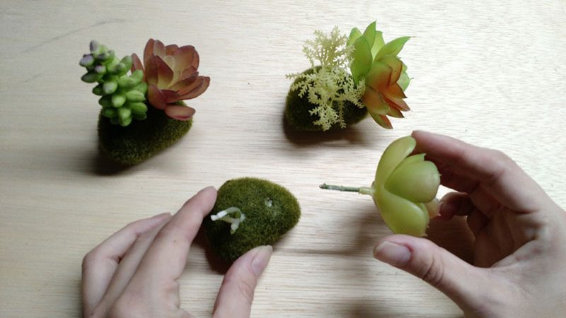 Give a tug to pull them out of what they&rsquo;re mounted on